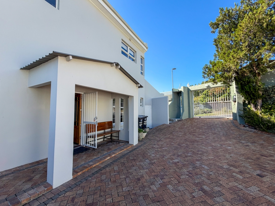 3 Bedroom Property for Sale in Vredehoek Western Cape